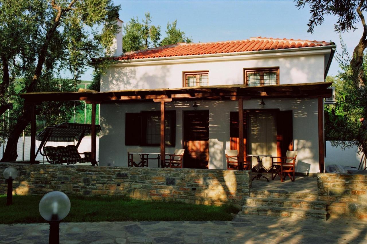 Razi Beach Лефокастро Екстериор снимка