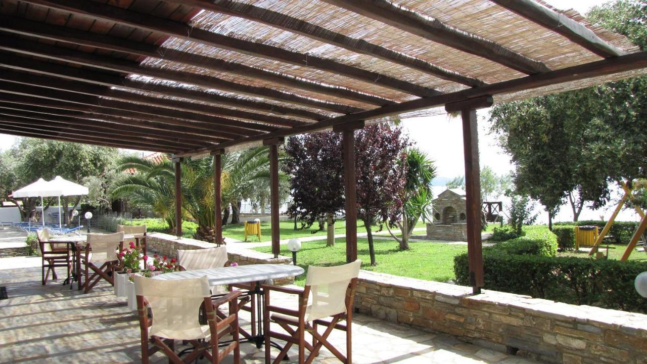 Razi Beach Лефокастро Екстериор снимка