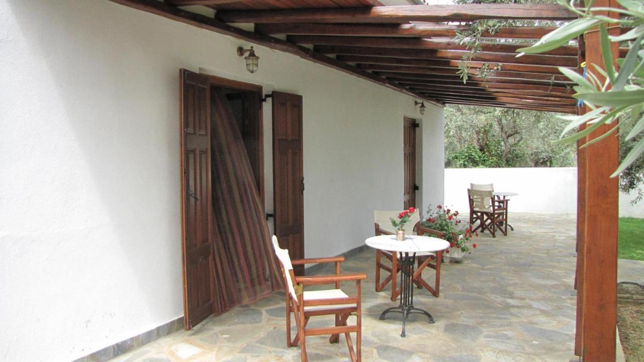 Razi Beach Лефокастро Екстериор снимка