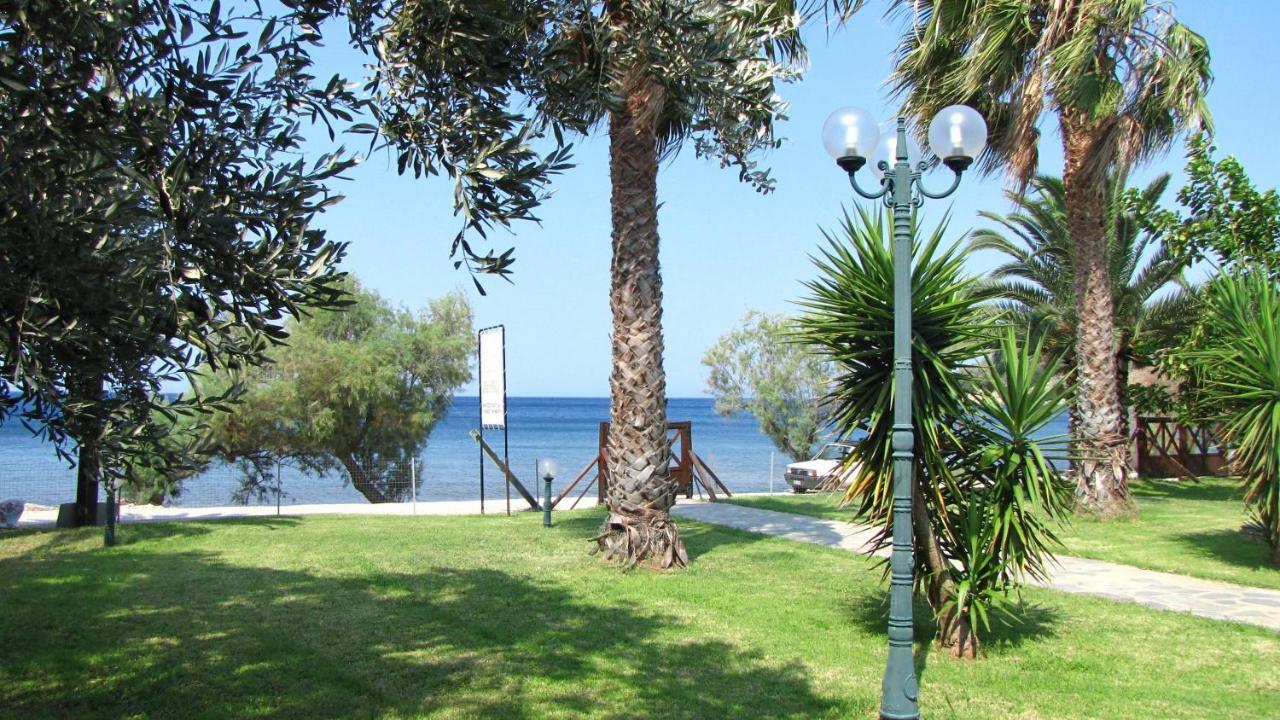 Razi Beach Лефокастро Екстериор снимка