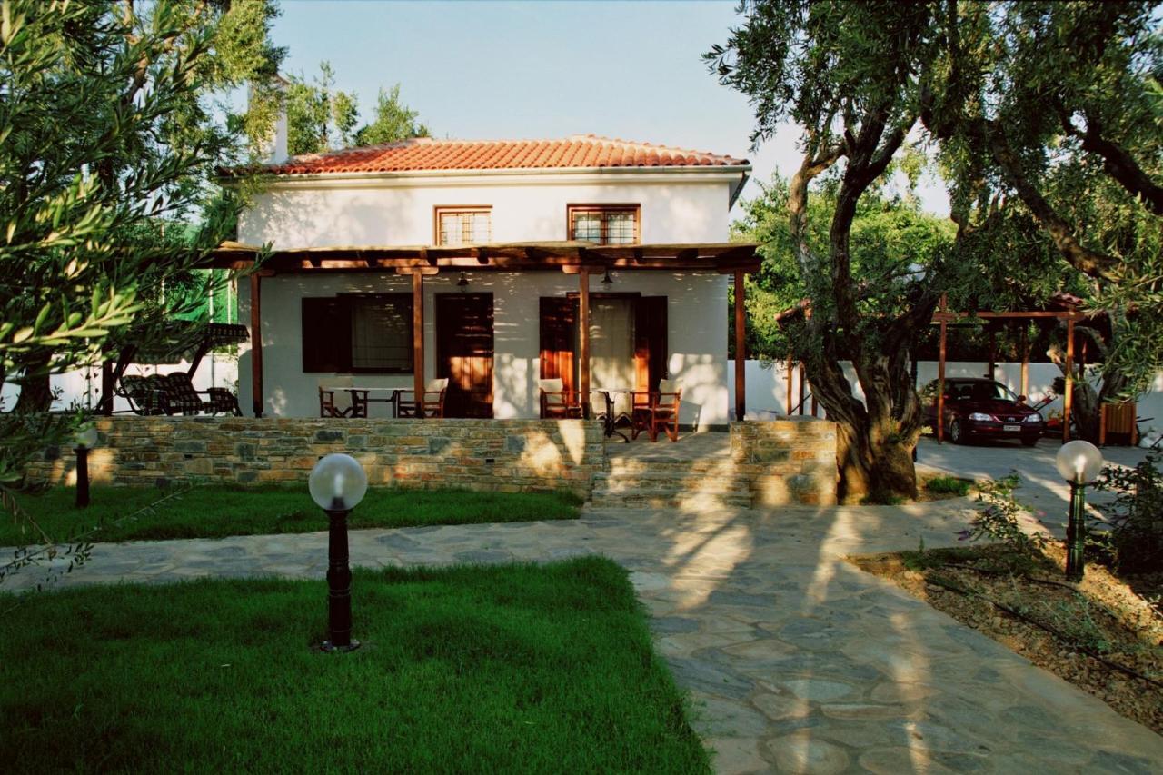 Razi Beach Лефокастро Екстериор снимка