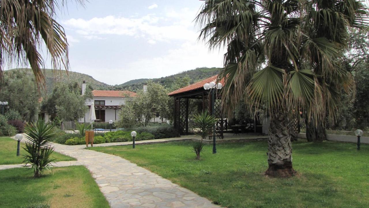 Razi Beach Лефокастро Екстериор снимка