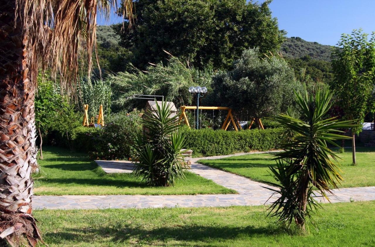 Razi Beach Лефокастро Екстериор снимка
