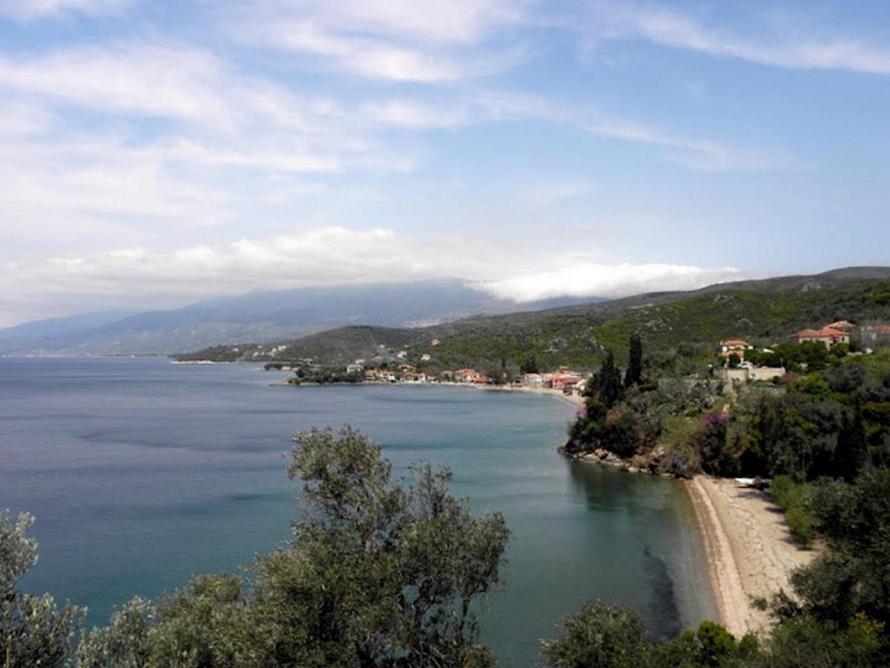 Razi Beach Лефокастро Екстериор снимка