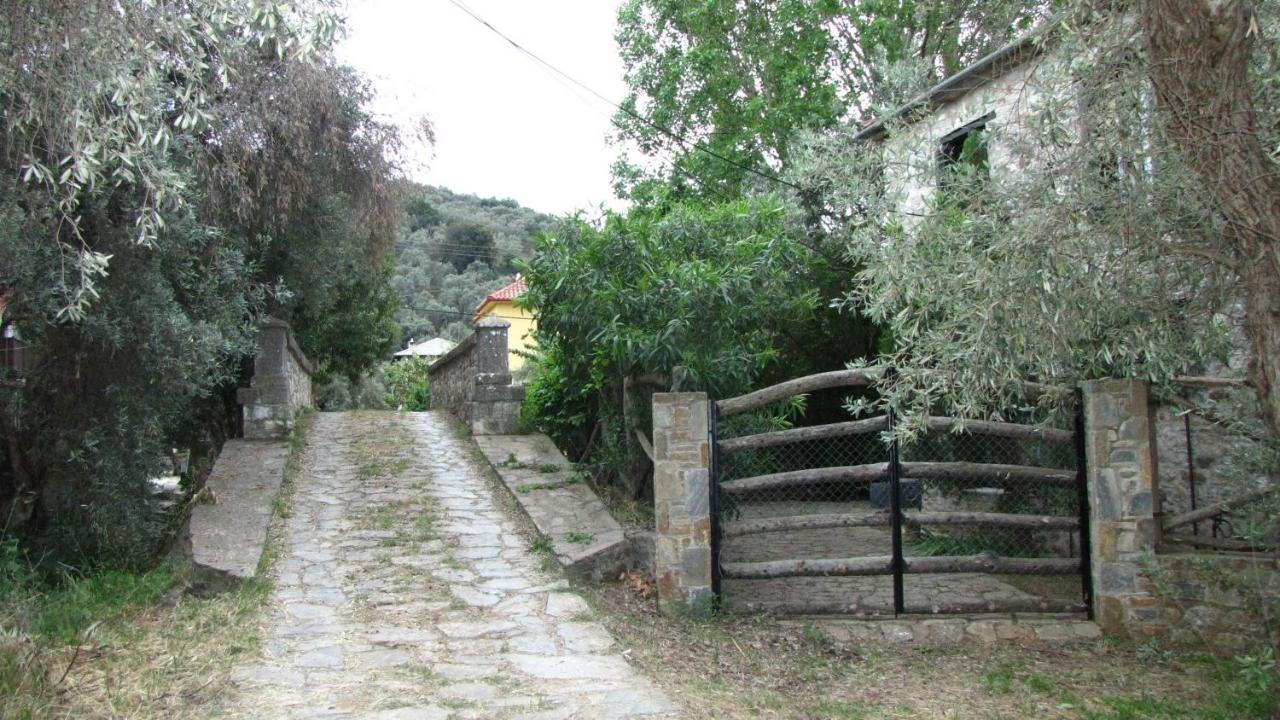 Razi Beach Лефокастро Екстериор снимка