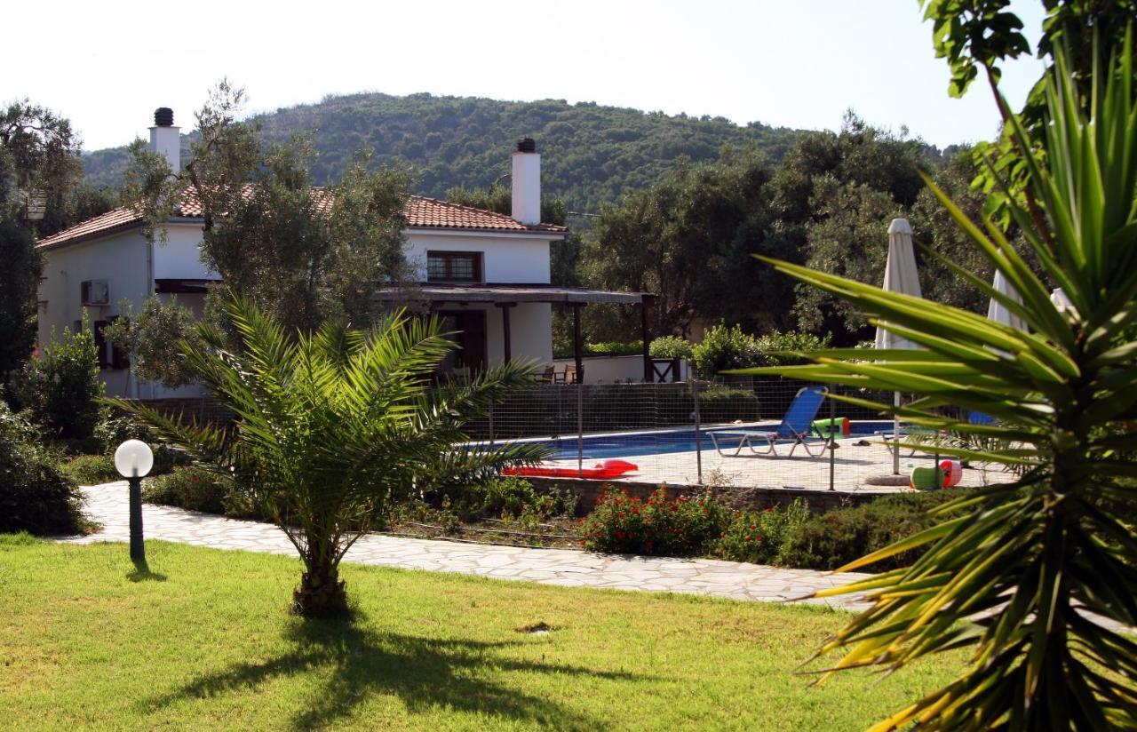 Razi Beach Лефокастро Екстериор снимка