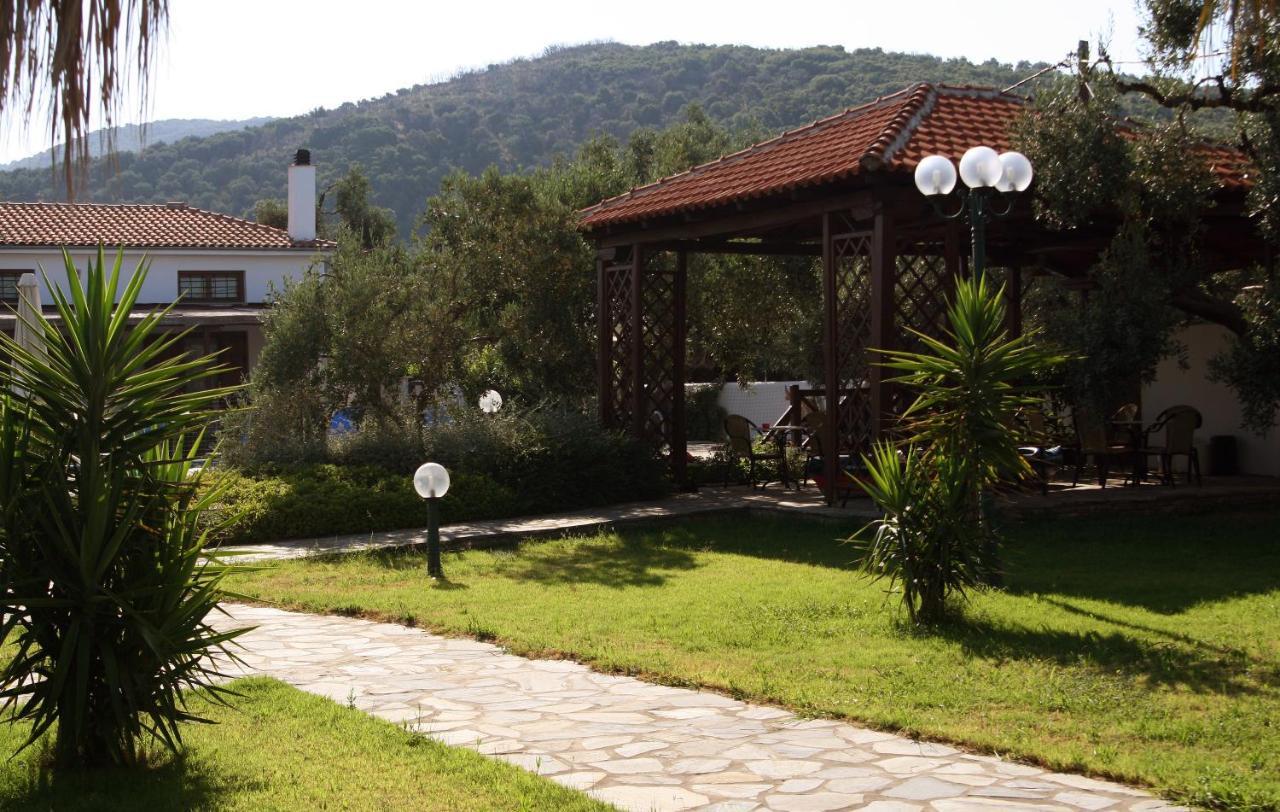 Razi Beach Лефокастро Екстериор снимка