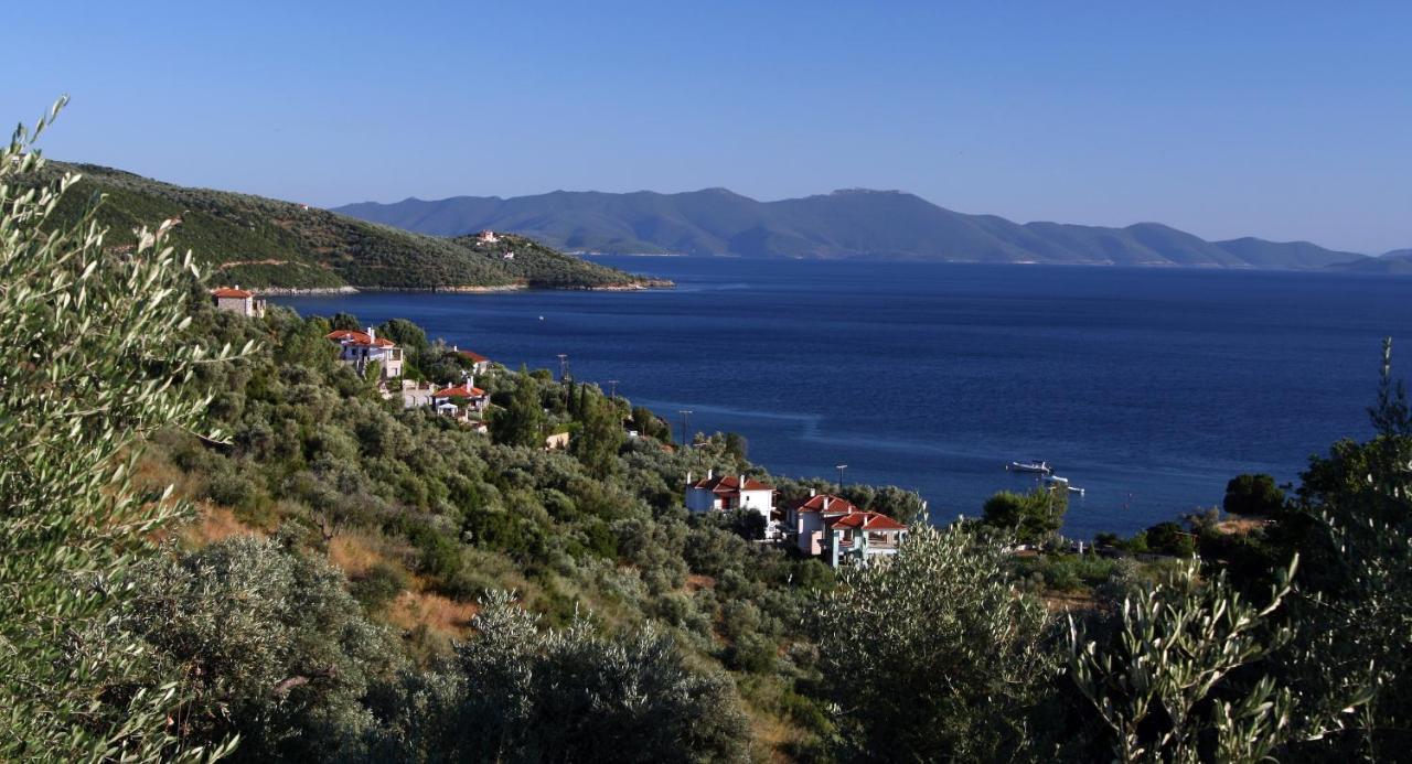 Razi Beach Лефокастро Екстериор снимка