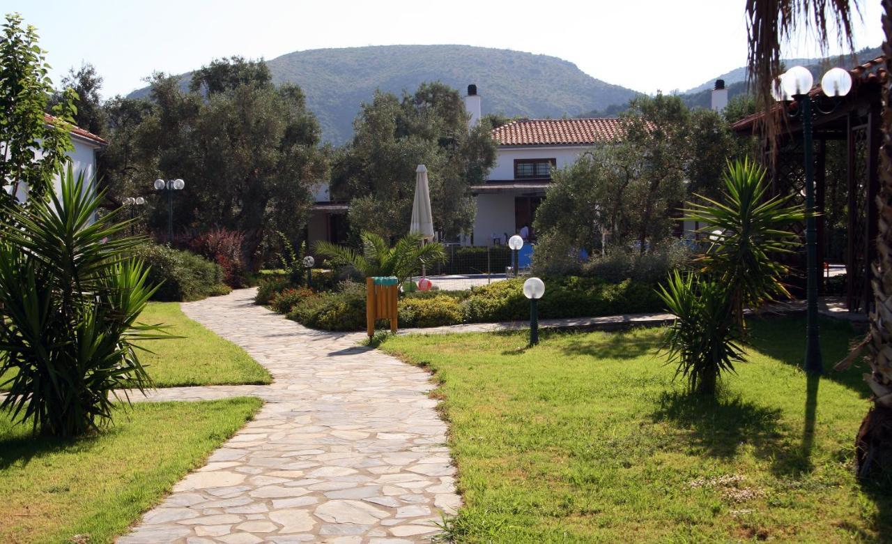 Razi Beach Лефокастро Екстериор снимка